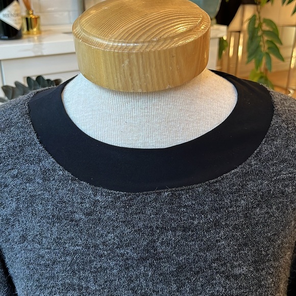 VGUC Sympli grey heather knit long sleeve hi low sweater, longer in back - Picture 2 of 9